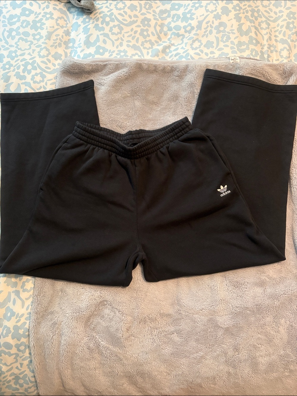 EUC Women’s adidas Black Wide Leg Joggers Size Large